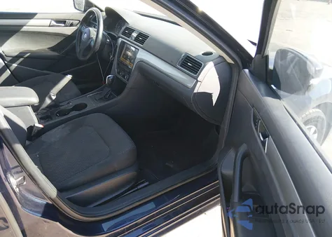 2013 Volkswagen Passat 2.5L S z USA, uszkodzony, nr VIN 1VWAP7A38DC052012